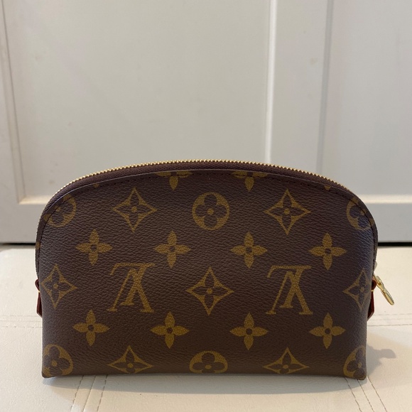 Louis Vuitton Cosmetic Pouch - Picture 2 of 12